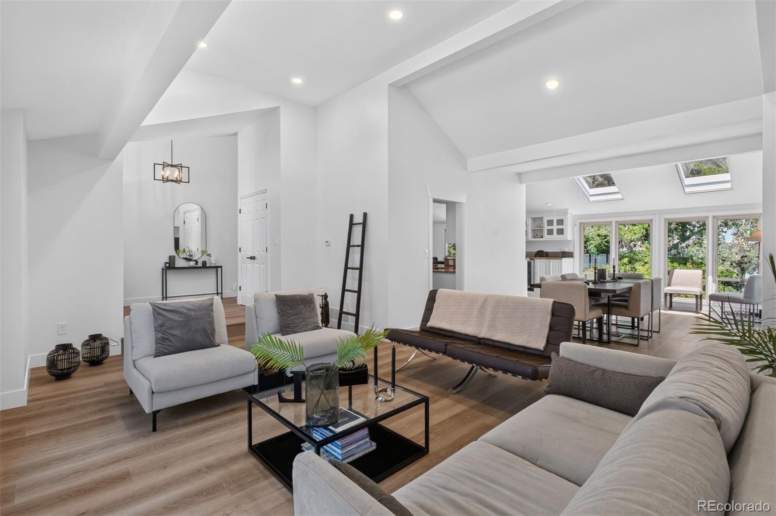 MLS Image #2 for 5373 e links circle,centennial, Colorado