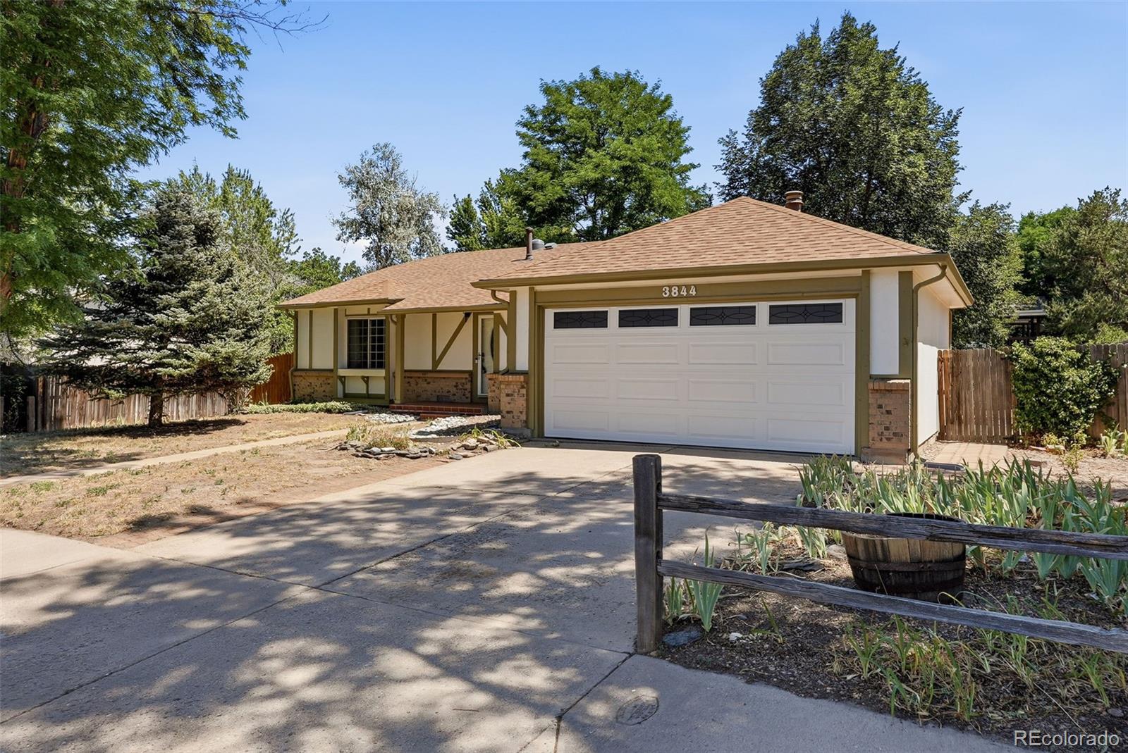 MLS Image #3 for 3844 s richfield street,aurora, Colorado