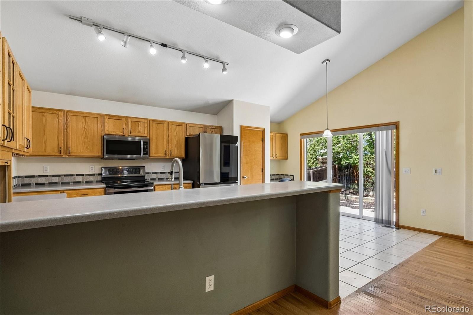 MLS Image #9 for 22725 e alamo place,aurora, Colorado