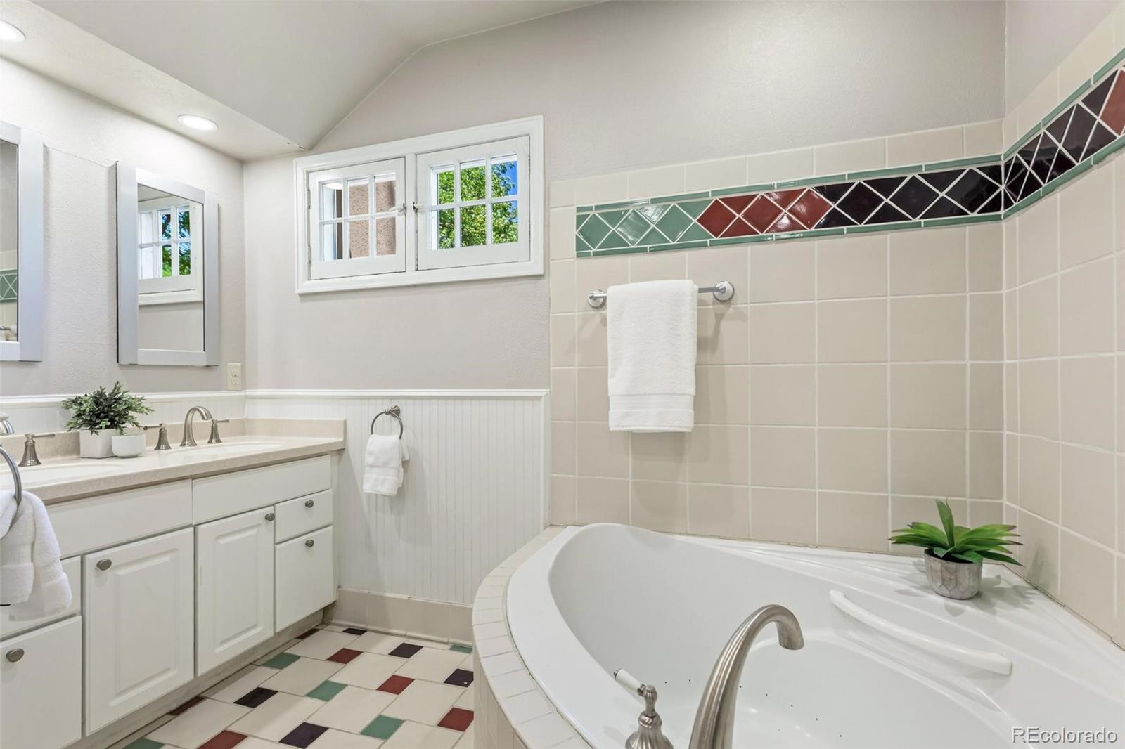 MLS Image #19 for 1617  hudson street,denver, Colorado