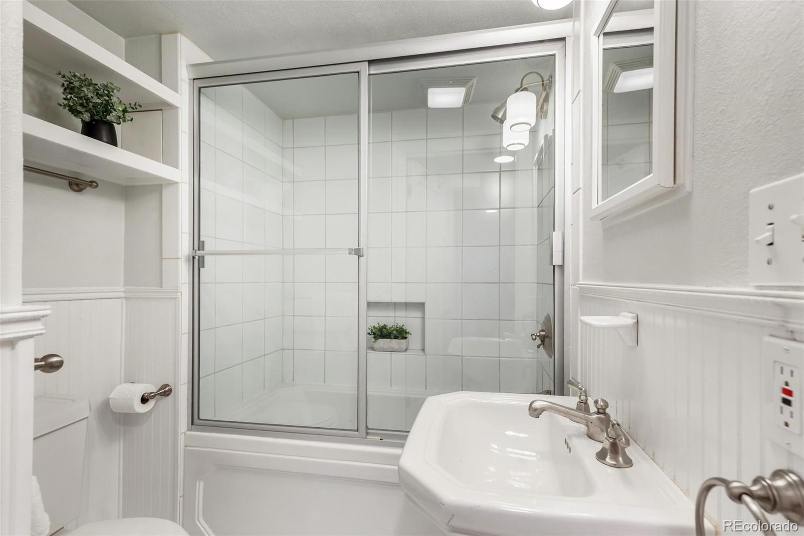 MLS Image #37 for 1617  hudson street,denver, Colorado