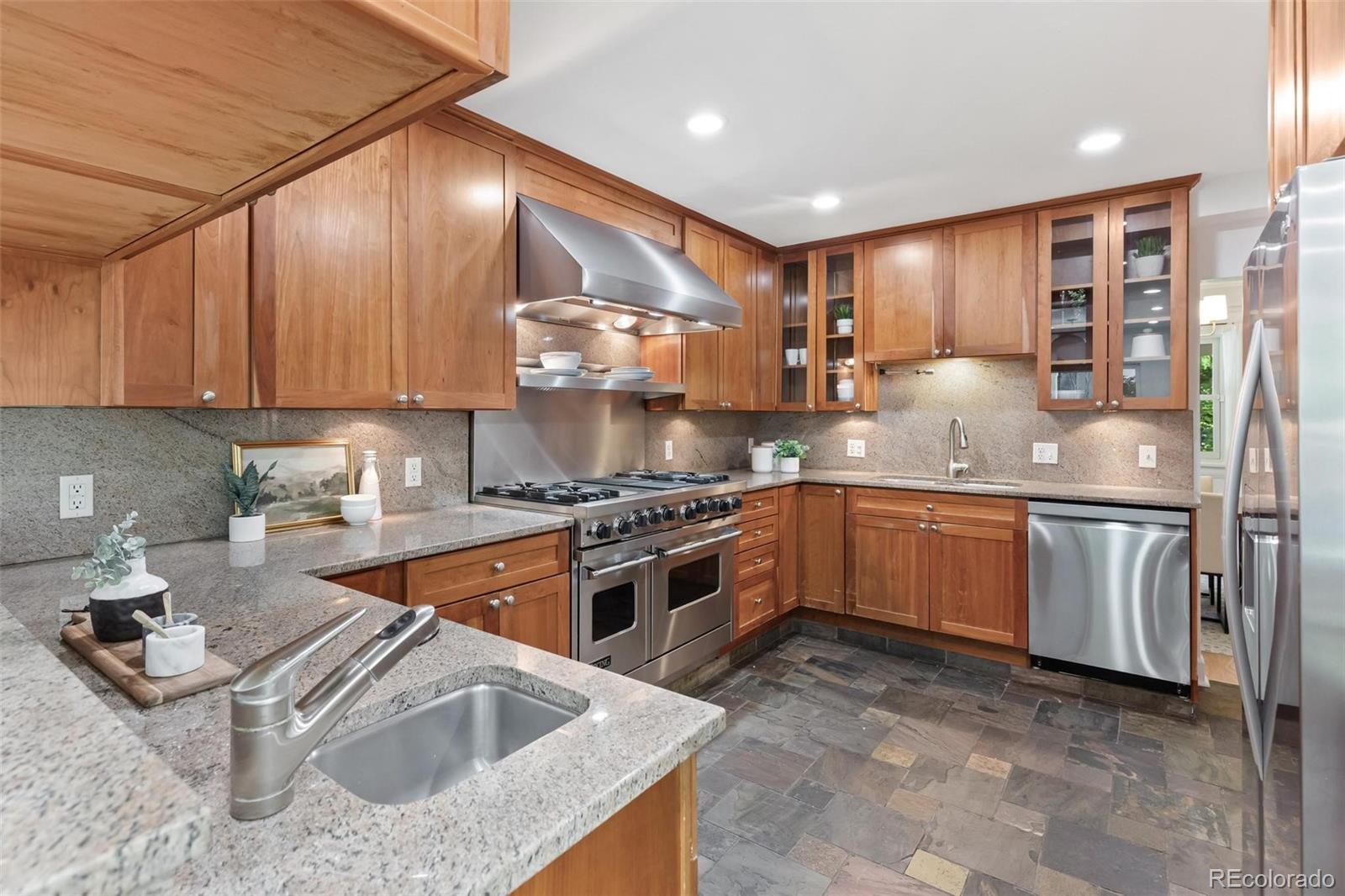 MLS Image #8 for 1617  hudson street,denver, Colorado