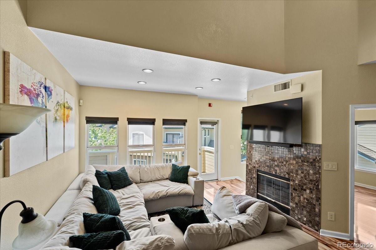 MLS Image #6 for 8707 e florida avenue 804,denver, Colorado