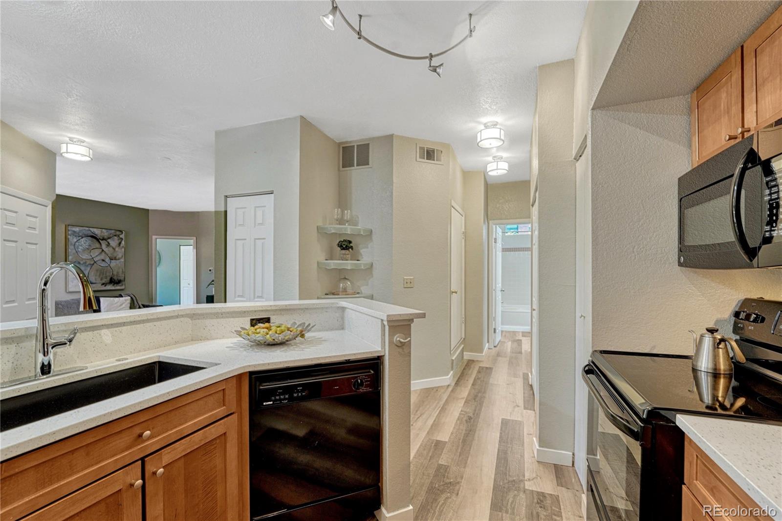 MLS Image #8 for 6001 s yosemite street b101,greenwood village, Colorado