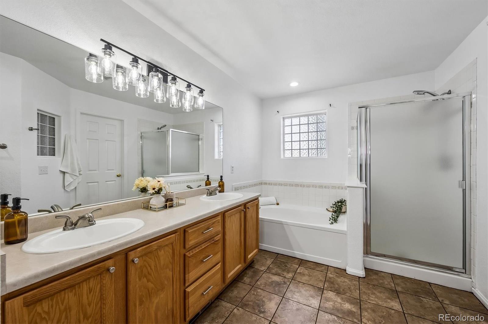 MLS Image #18 for 1375 s dayton court,denver, Colorado
