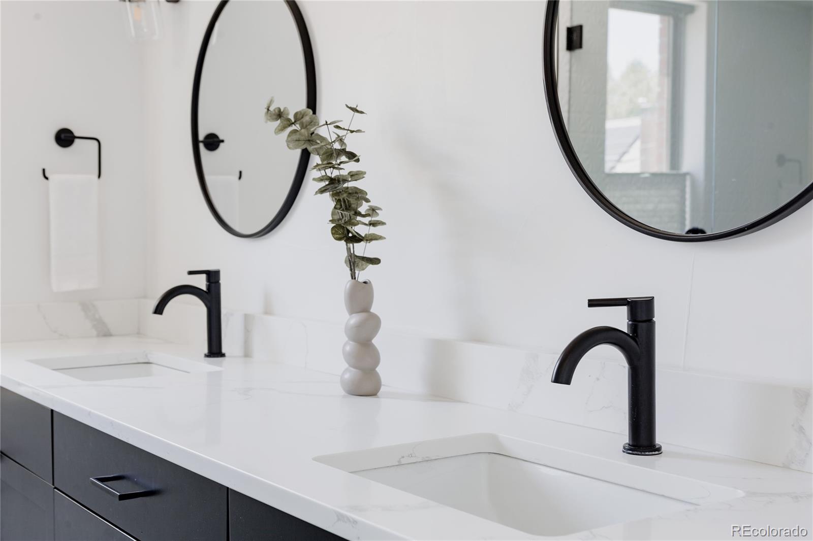 MLS Image #26 for 521  fox street,denver, Colorado