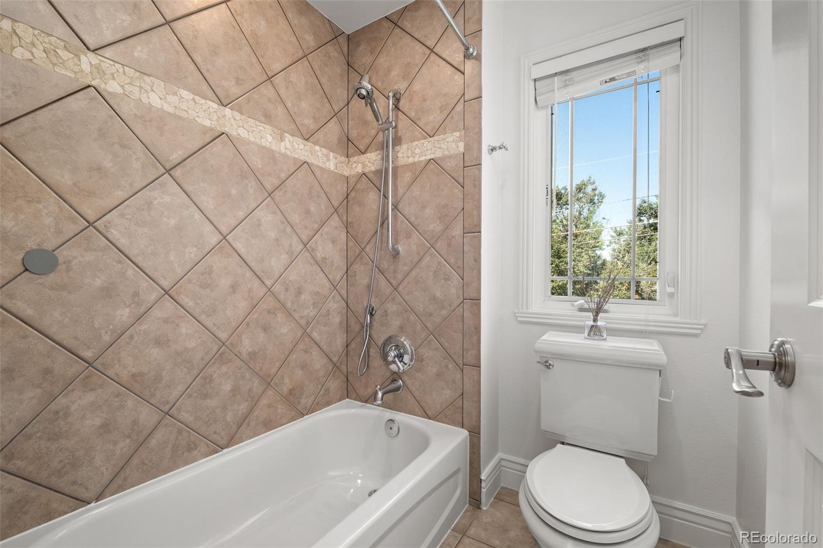 MLS Image #38 for 1075  jersey street,denver, Colorado