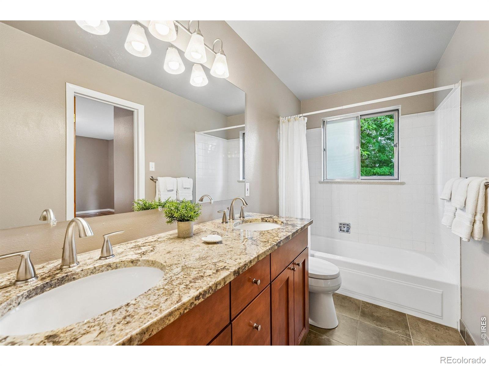 MLS Image #20 for 2720 s chase way,denver, Colorado