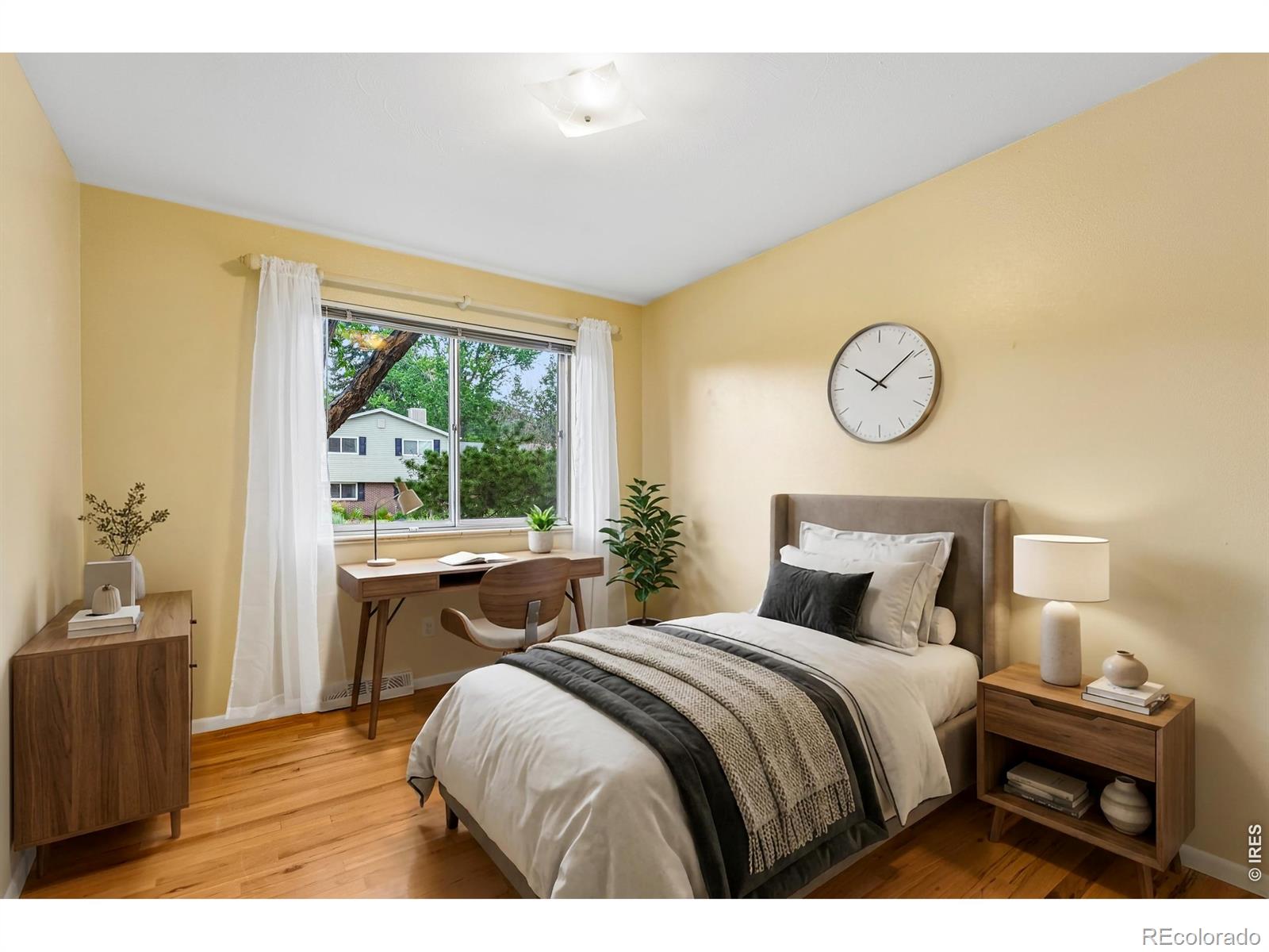 MLS Image #25 for 2720 s chase way,denver, Colorado