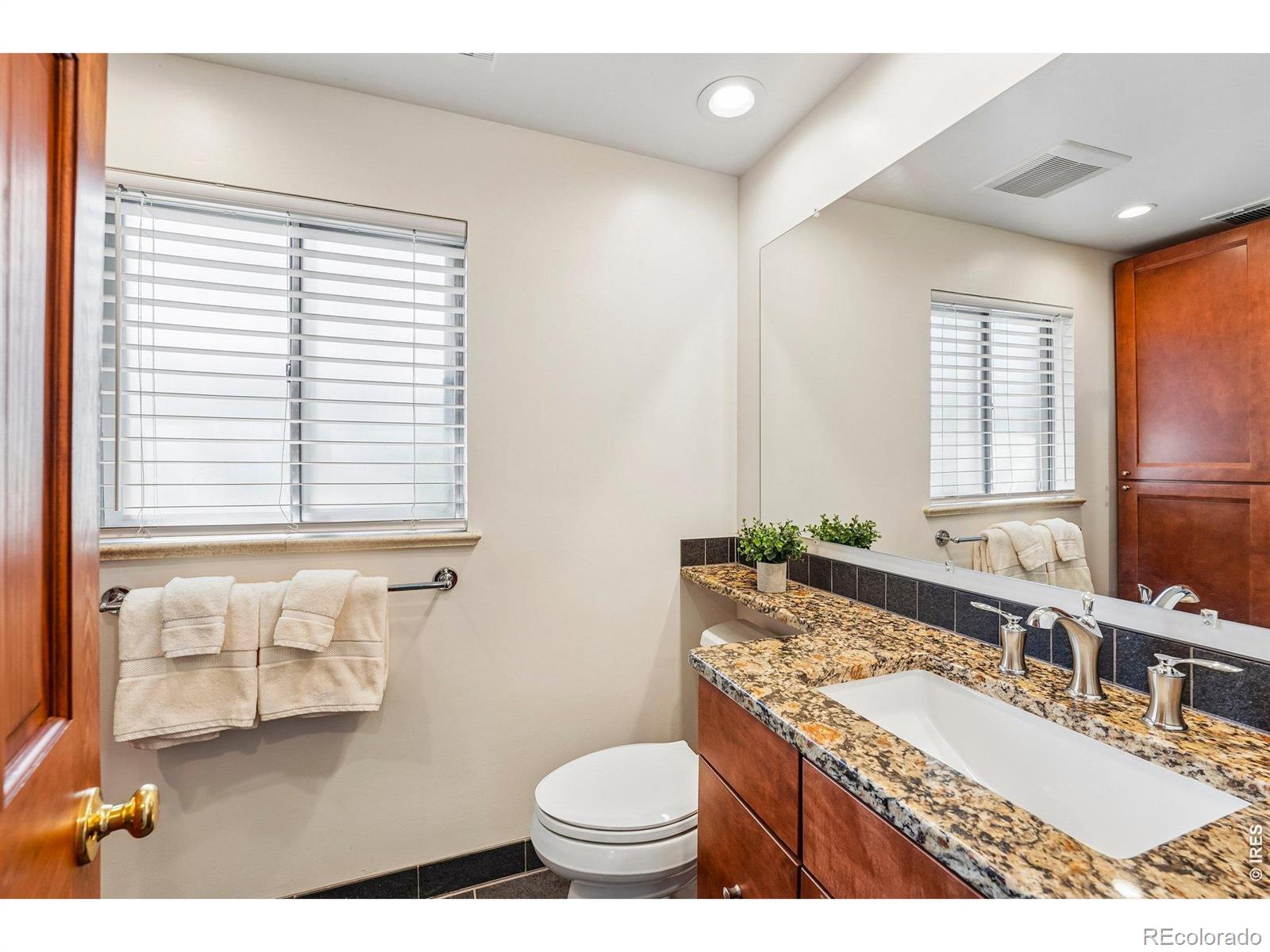 MLS Image #35 for 2720 s chase way,denver, Colorado