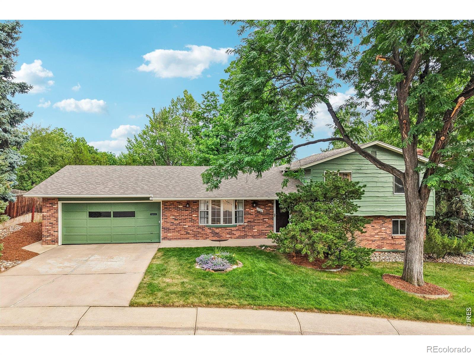 MLS Image #49 for 2720 s chase way,denver, Colorado