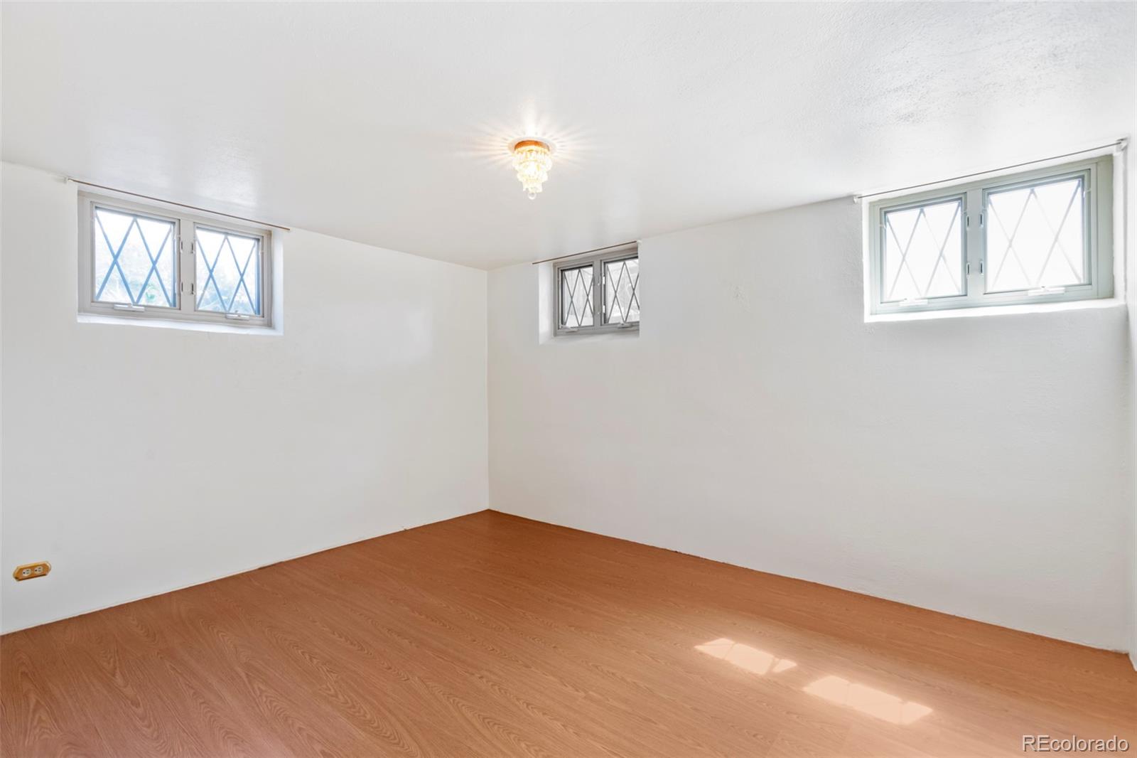 MLS Image #26 for 1651  niagara street,denver, Colorado