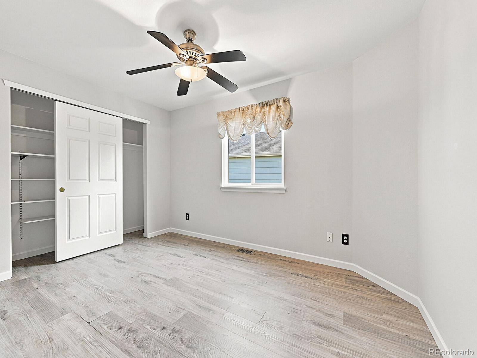 MLS Image #26 for 5571 s yakima street,aurora, Colorado