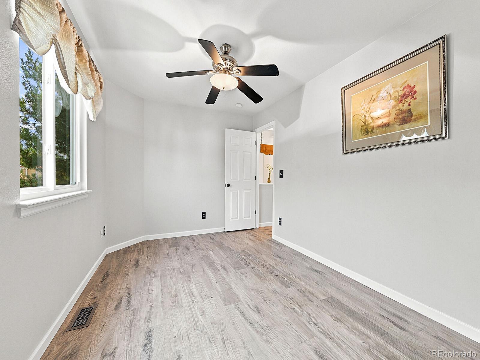 MLS Image #27 for 5571 s yakima street,aurora, Colorado