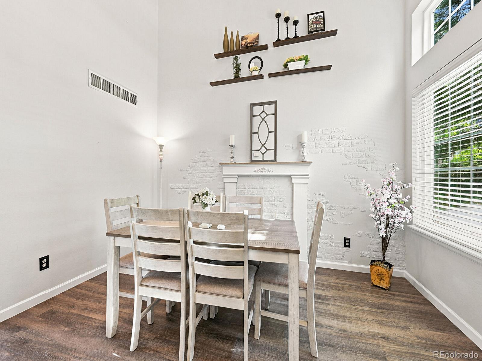 MLS Image #3 for 5571 s yakima street,aurora, Colorado