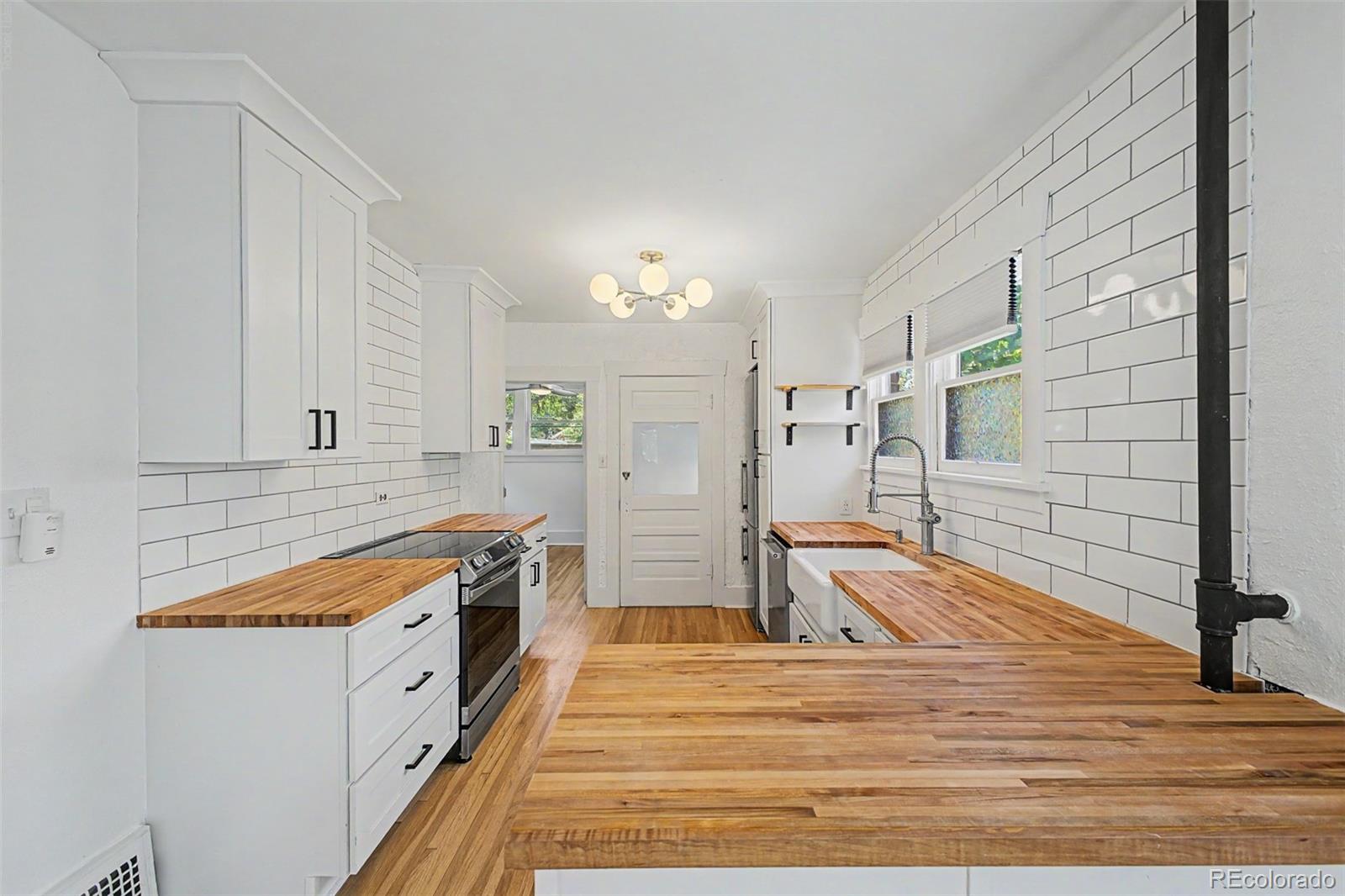 MLS Image #13 for 3126 w clyde place,denver, Colorado