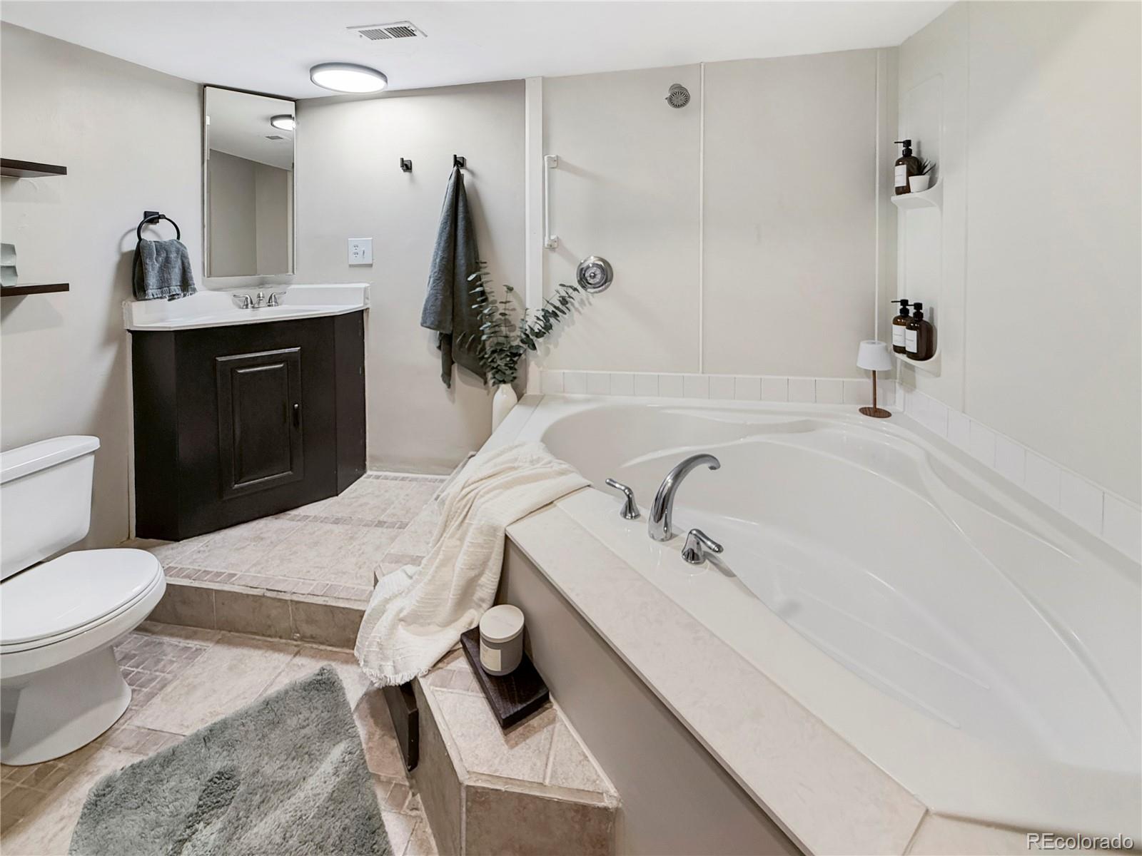 MLS Image #15 for 9978 w cornell place,lakewood, Colorado