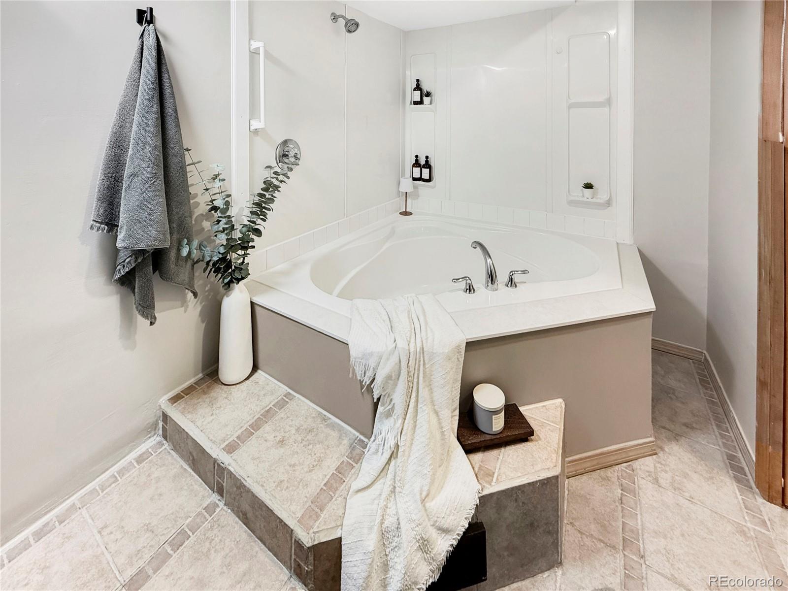 MLS Image #16 for 9978 w cornell place,lakewood, Colorado