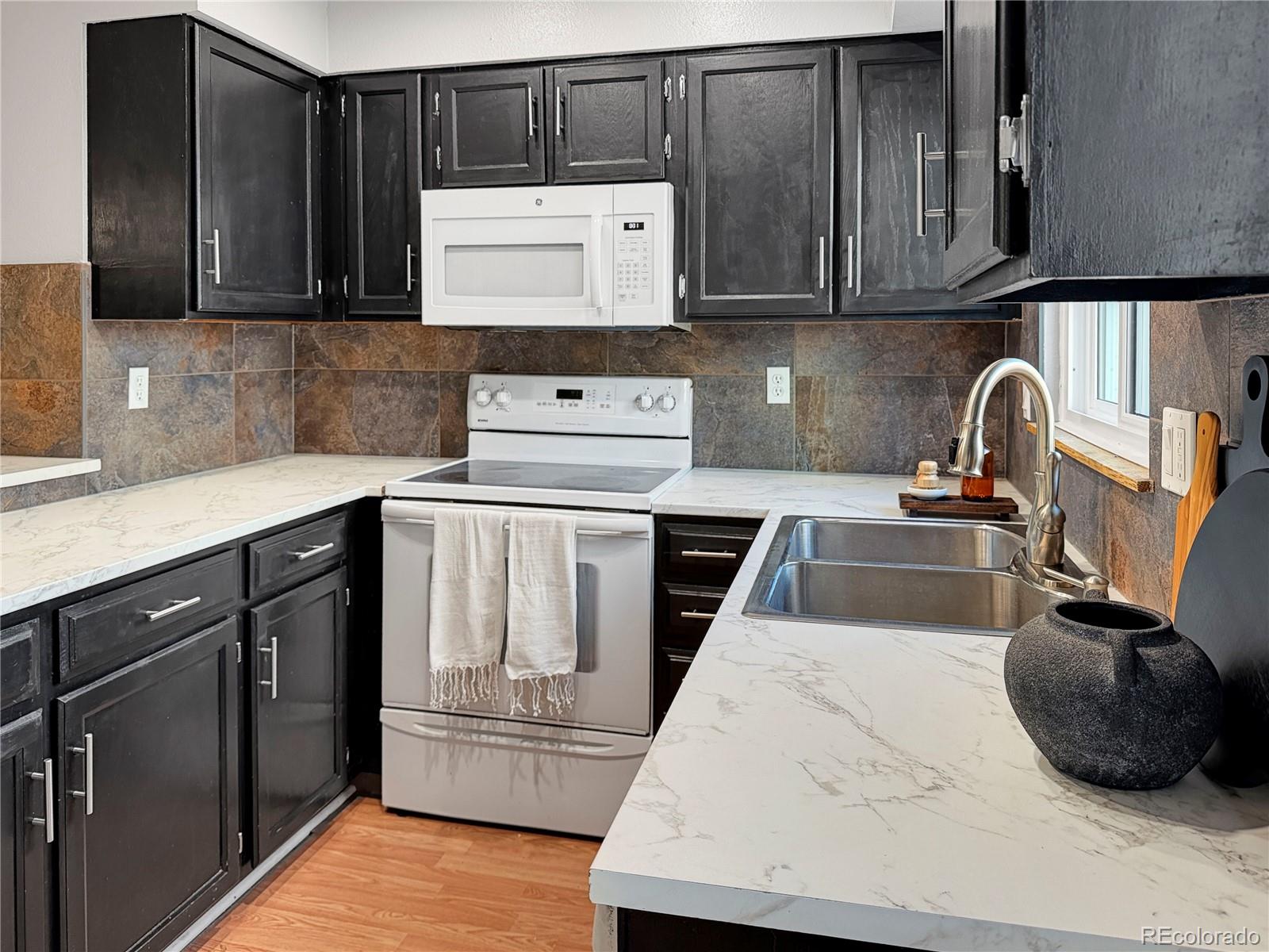 MLS Image #9 for 9978 w cornell place,lakewood, Colorado