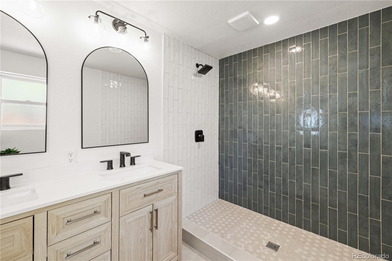 MLS Image #30 for 2336 s franklin street,denver, Colorado