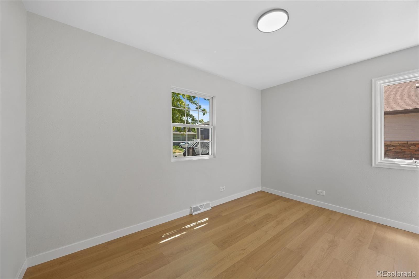MLS Image #11 for 2355 w hillside avenue,englewood, Colorado