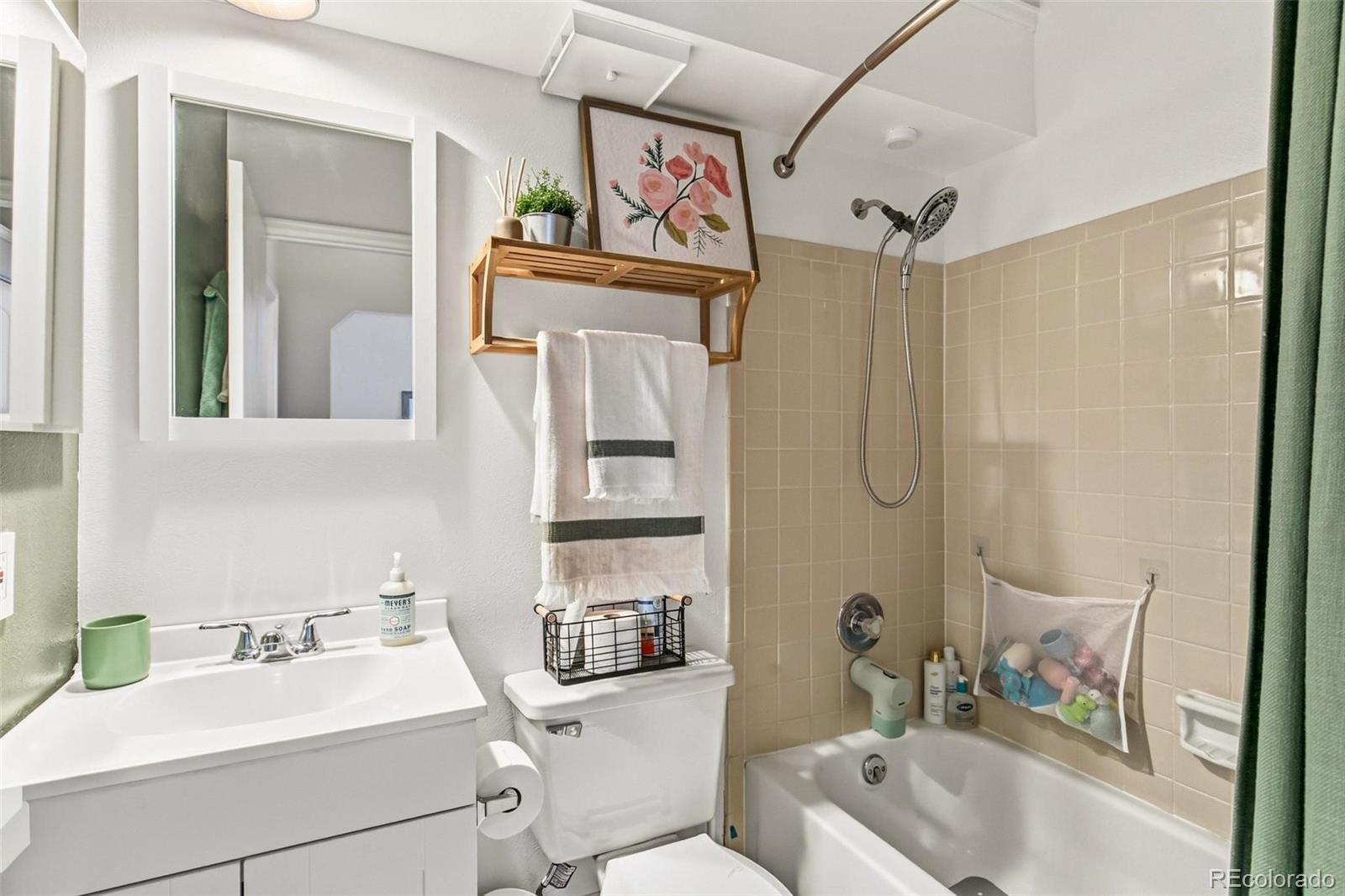 MLS Image #19 for 8918 w plymouth avenue,littleton, Colorado