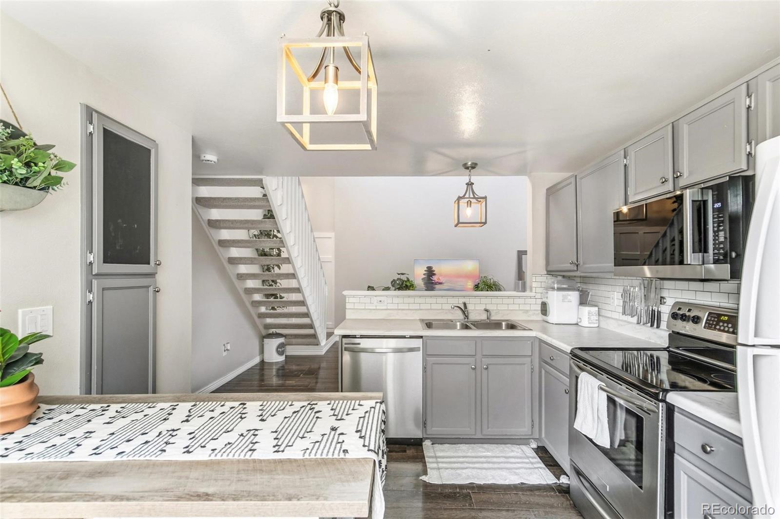 MLS Image #9 for 8918 w plymouth avenue,littleton, Colorado