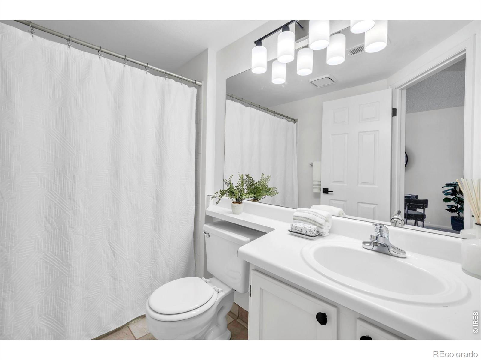 MLS Image #19 for 7411  spy glass court,boulder, Colorado
