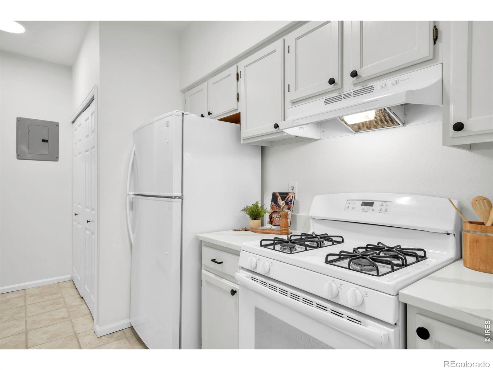 MLS Image #5 for 7411  spy glass court,boulder, Colorado