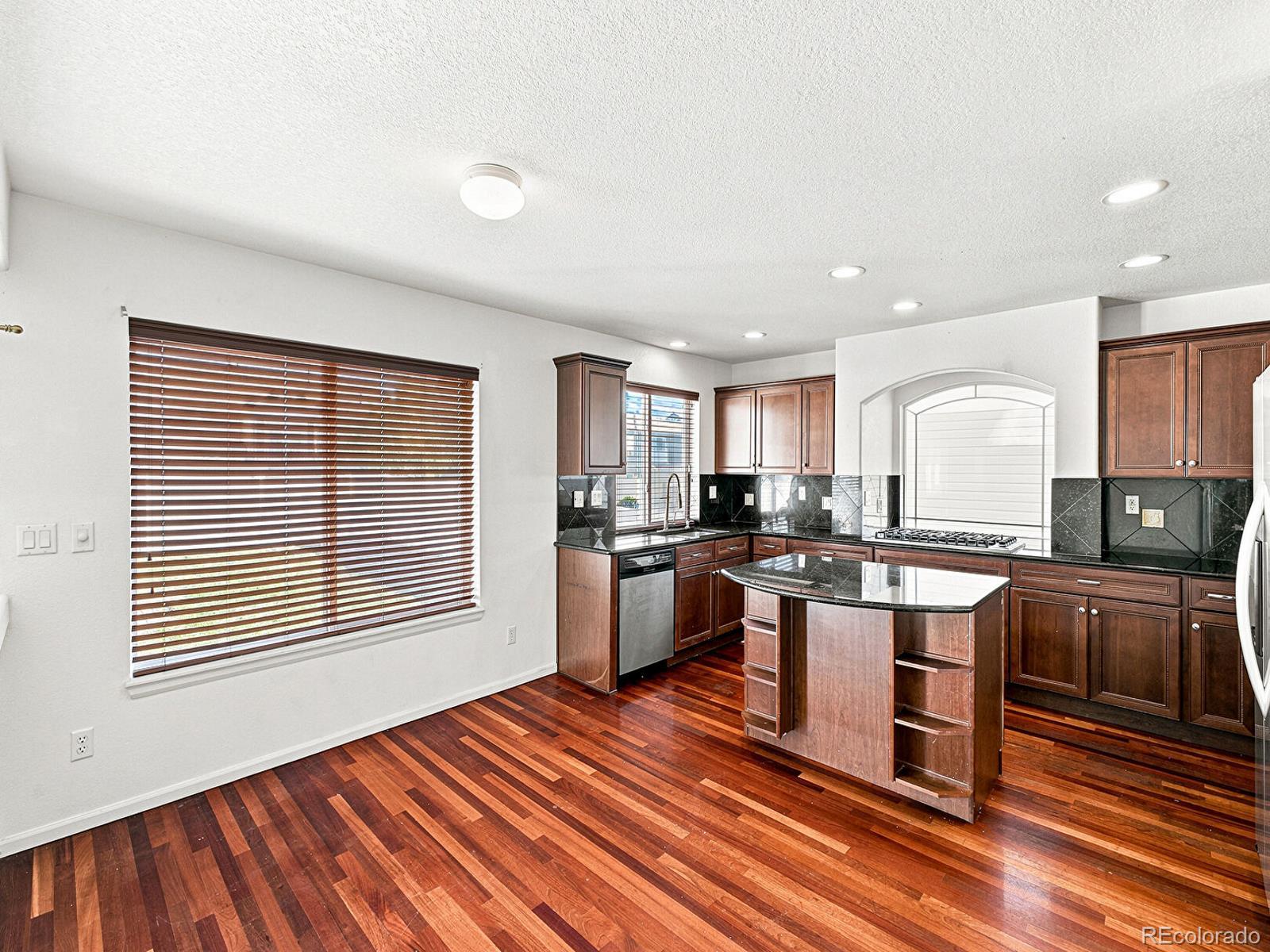 MLS Image #11 for 21438 e 54th avenue,denver, Colorado