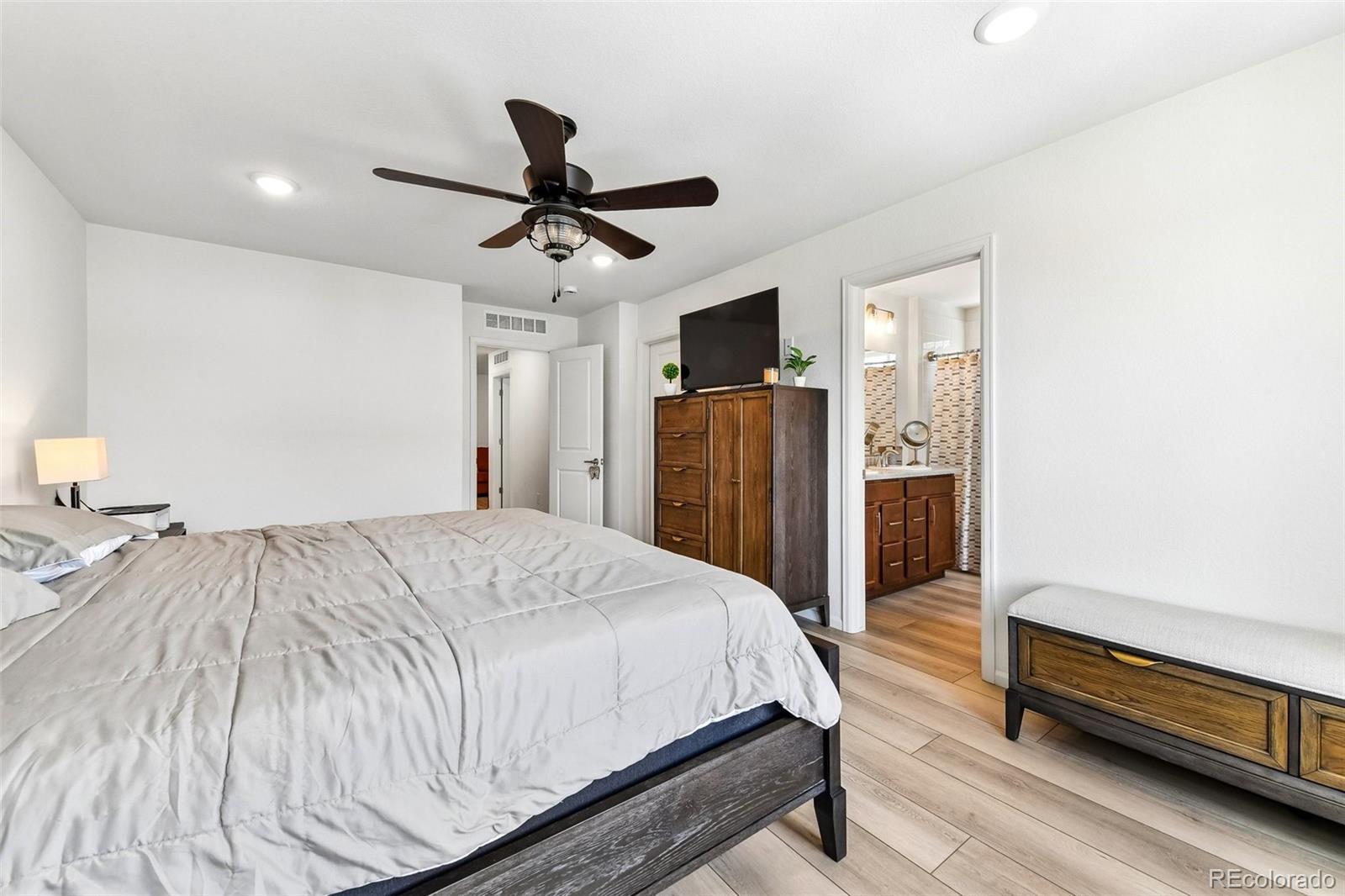 MLS Image #13 for 28840 e 6th place,watkins, Colorado