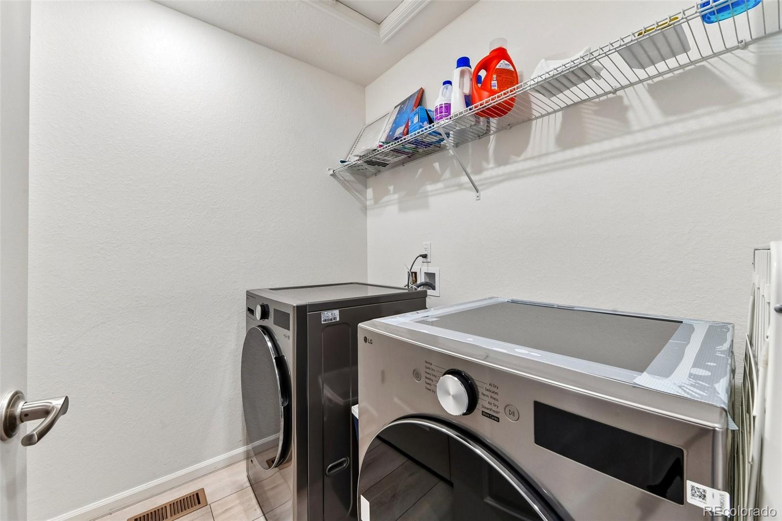 MLS Image #15 for 28840 e 6th place,watkins, Colorado