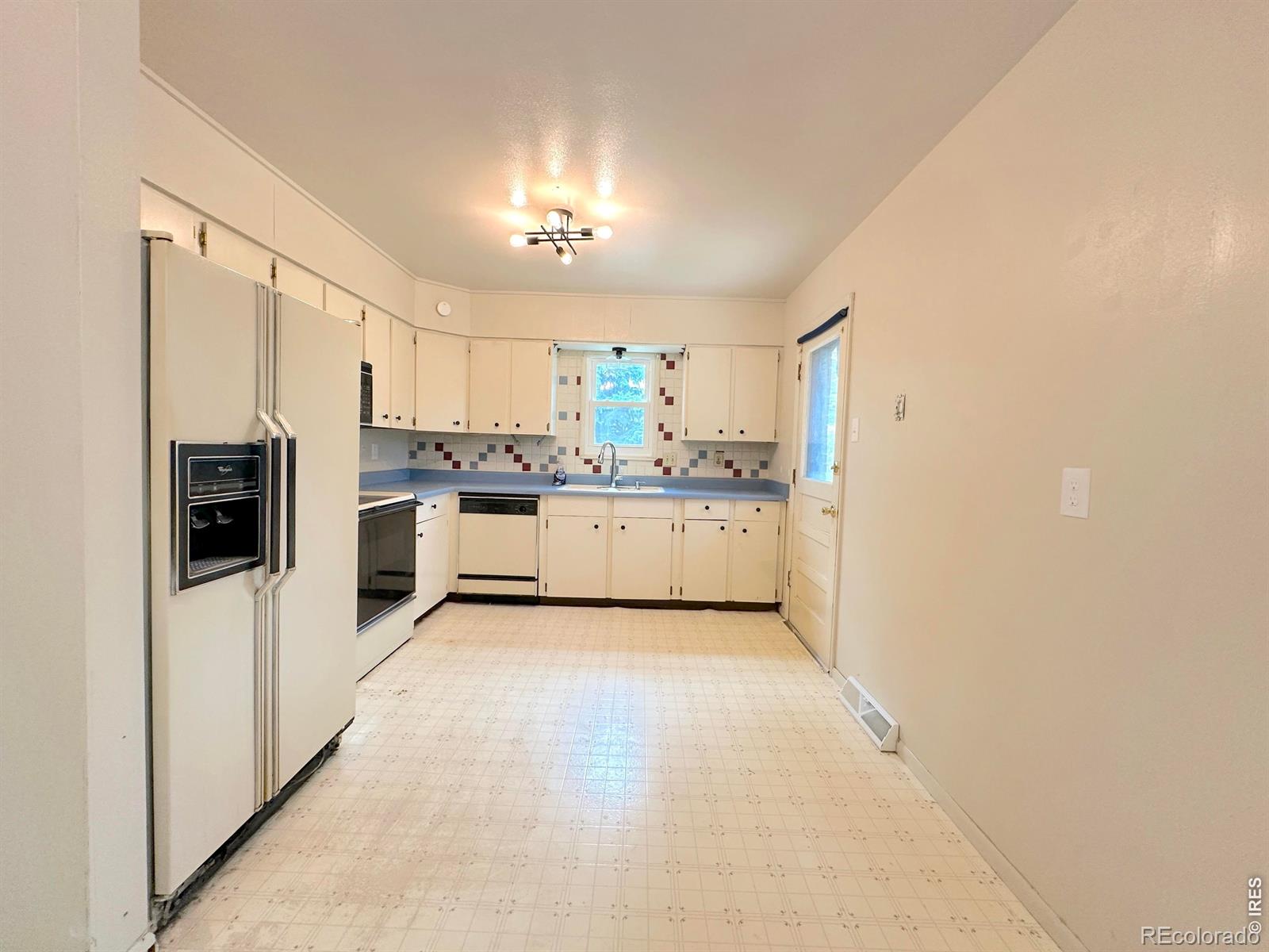 MLS Image #13 for 12597 w maryland place,lakewood, Colorado