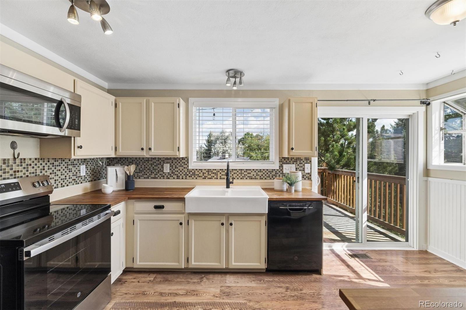 MLS Image #3 for 8074 s estes court,littleton, Colorado
