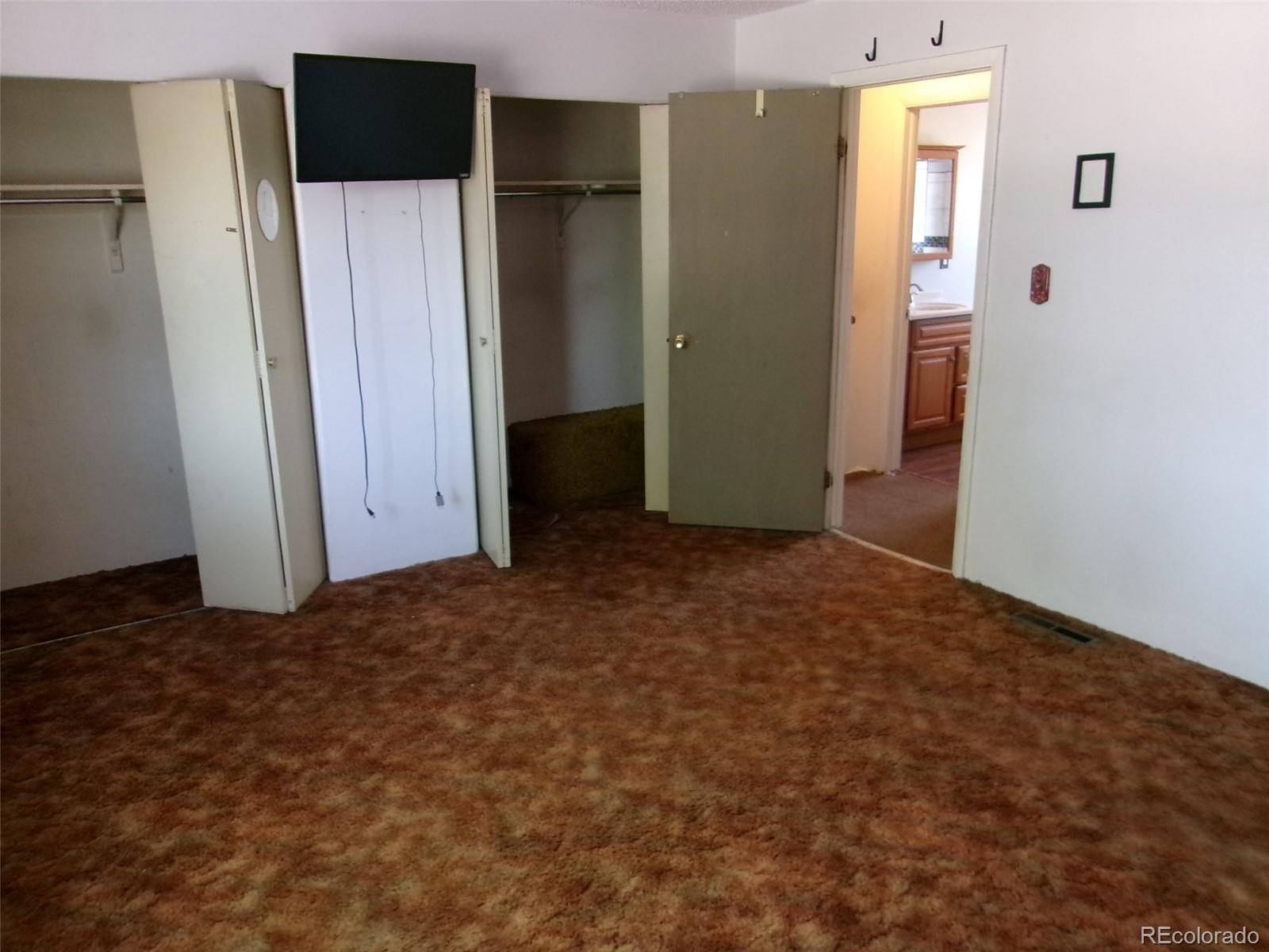 MLS Image #11 for 1788 e 83rd drive,denver, Colorado