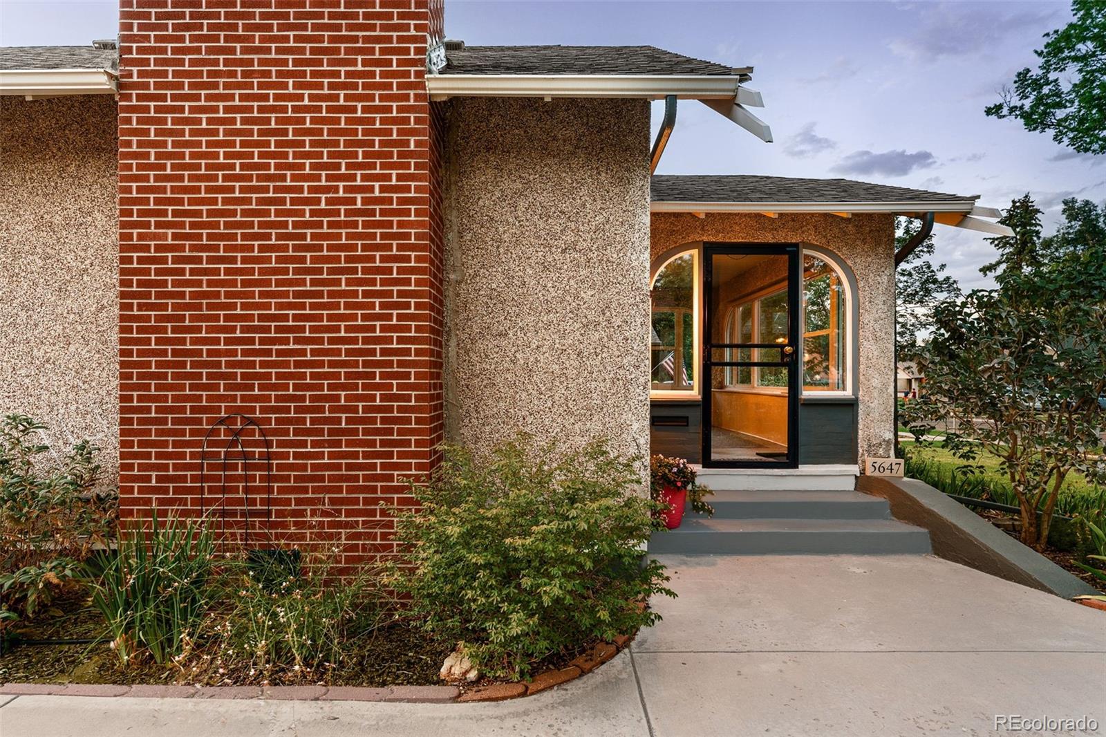 MLS Image #2 for 5647 s louthan street,littleton, Colorado