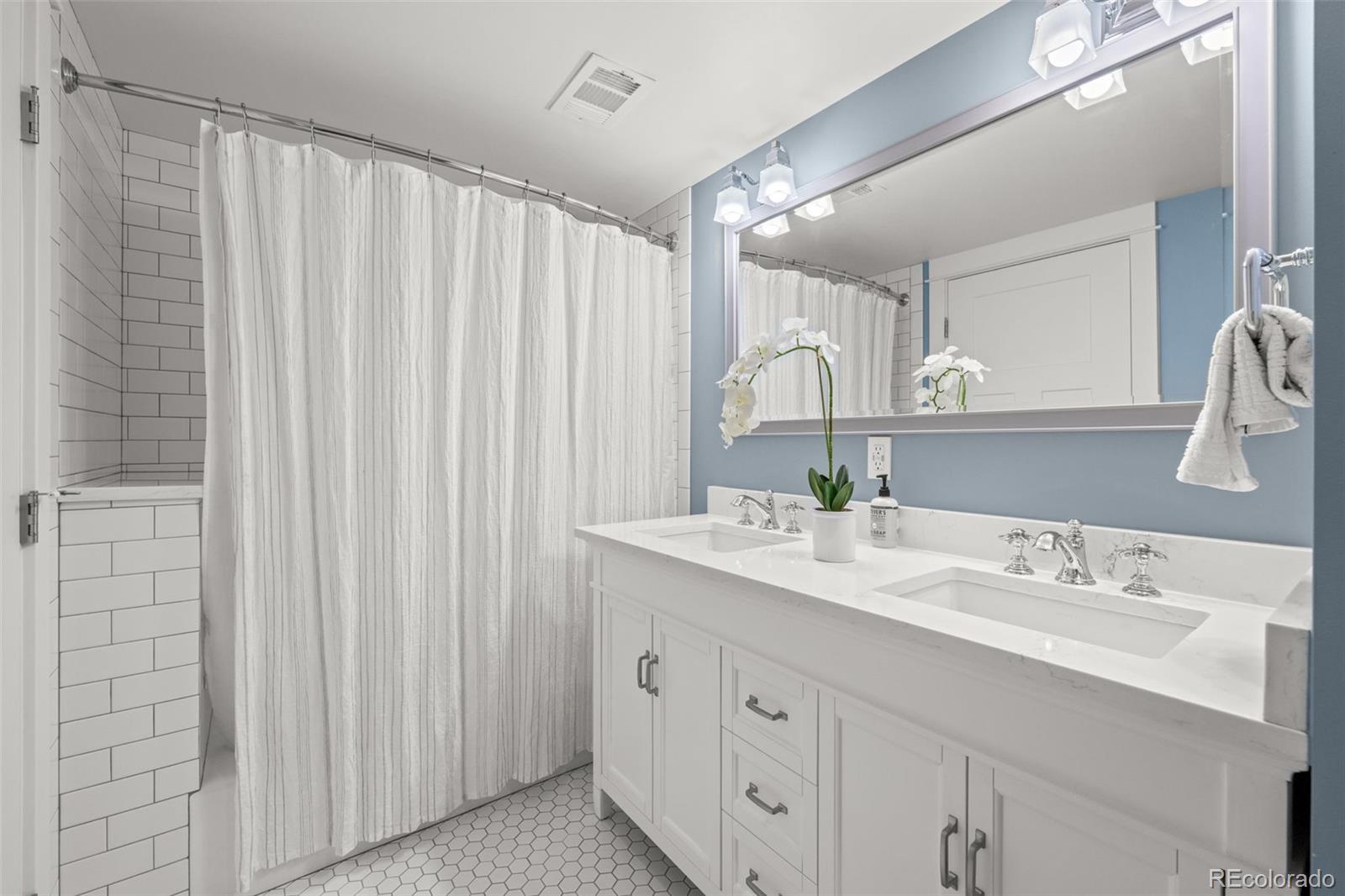 MLS Image #35 for 1525 s sherman street,denver, Colorado