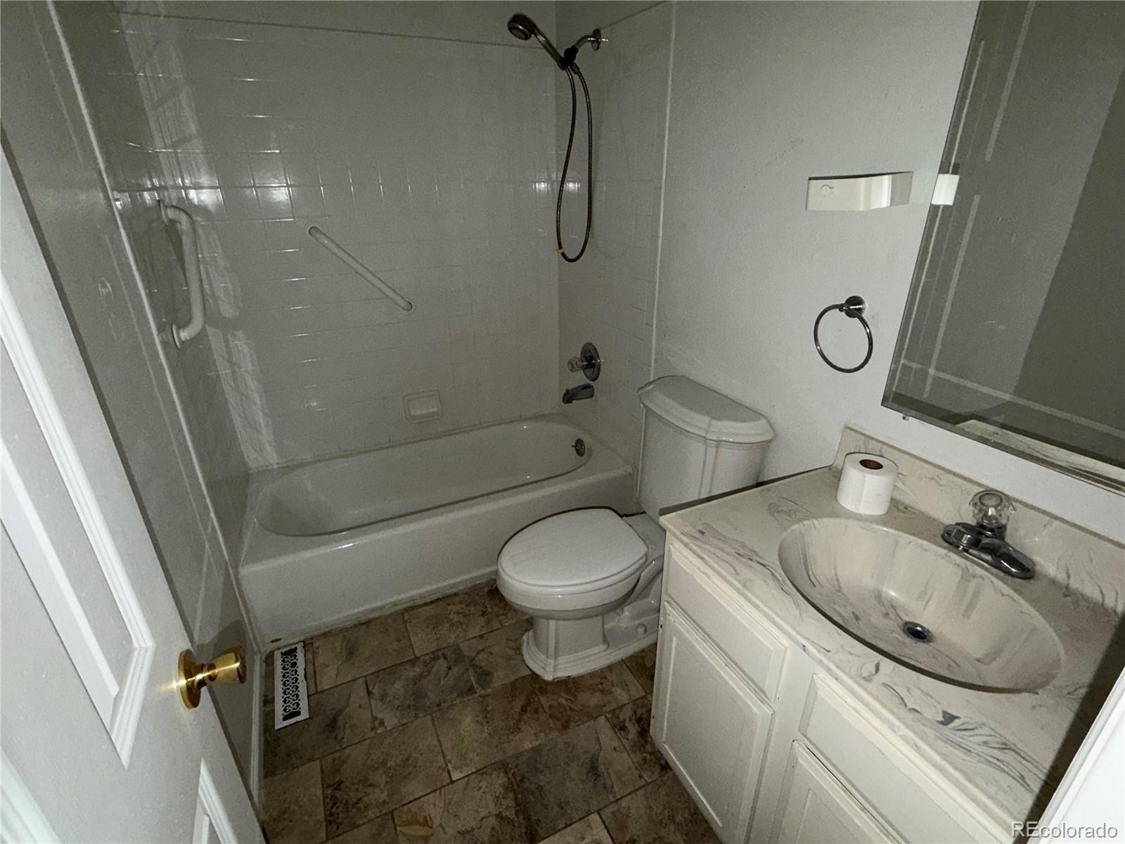 MLS Image #11 for 15361 e louisiana avenue ,aurora, Colorado