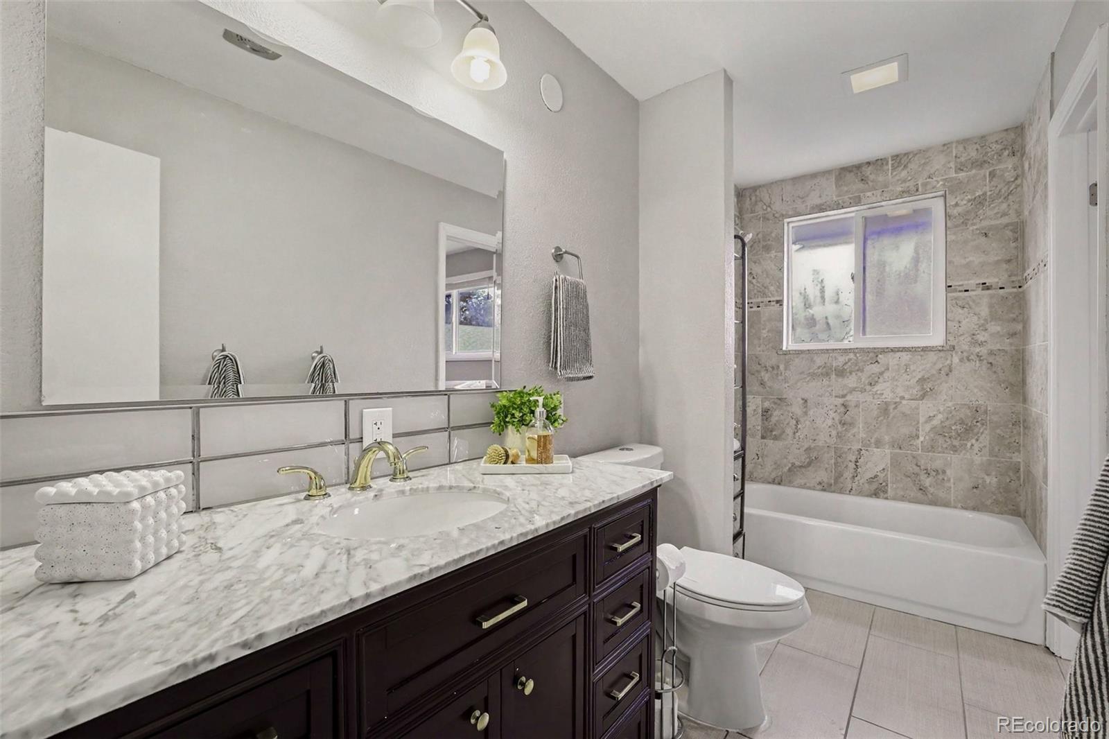MLS Image #11 for 1635 s yukon court,denver, Colorado