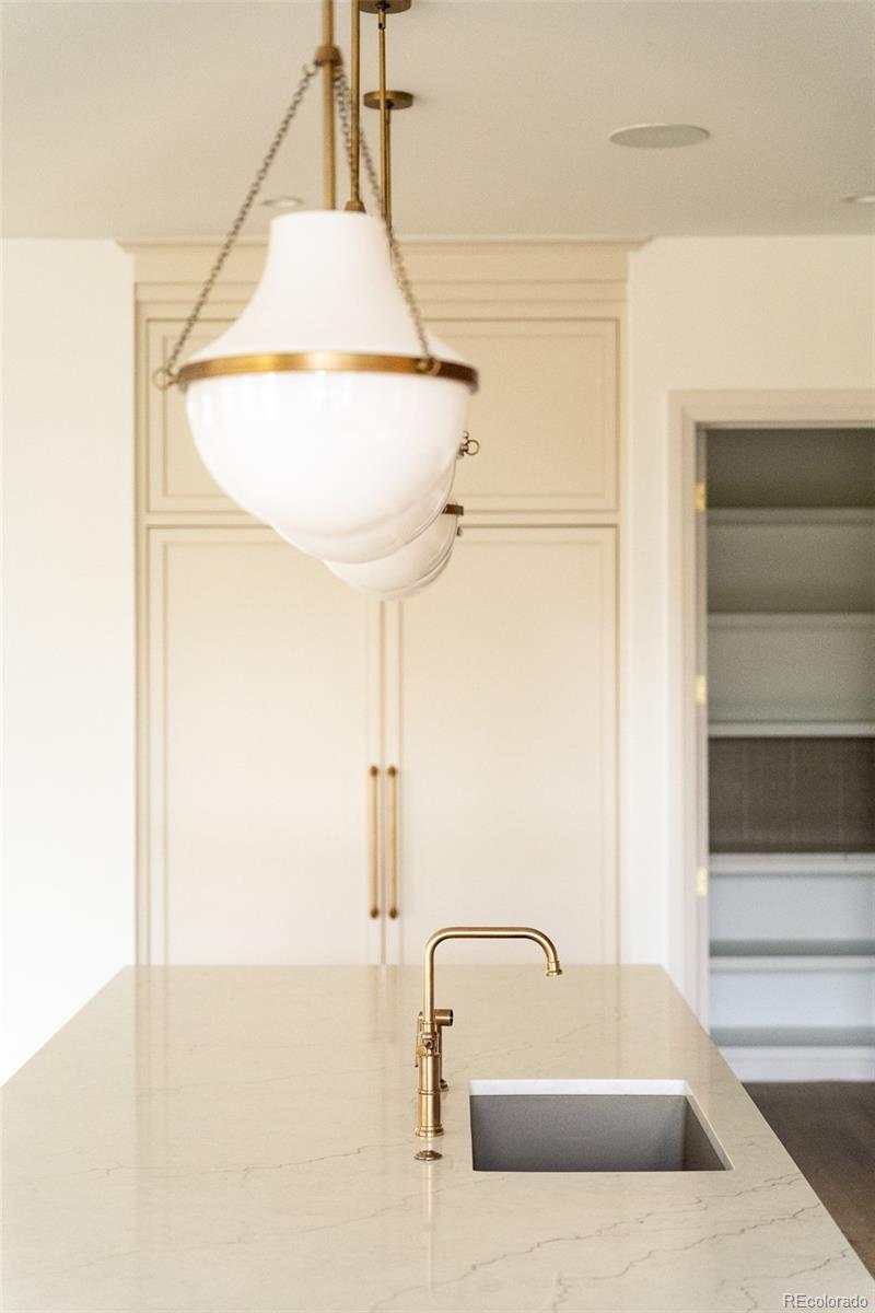 MLS Image #13 for 110  leyden street,denver, Colorado