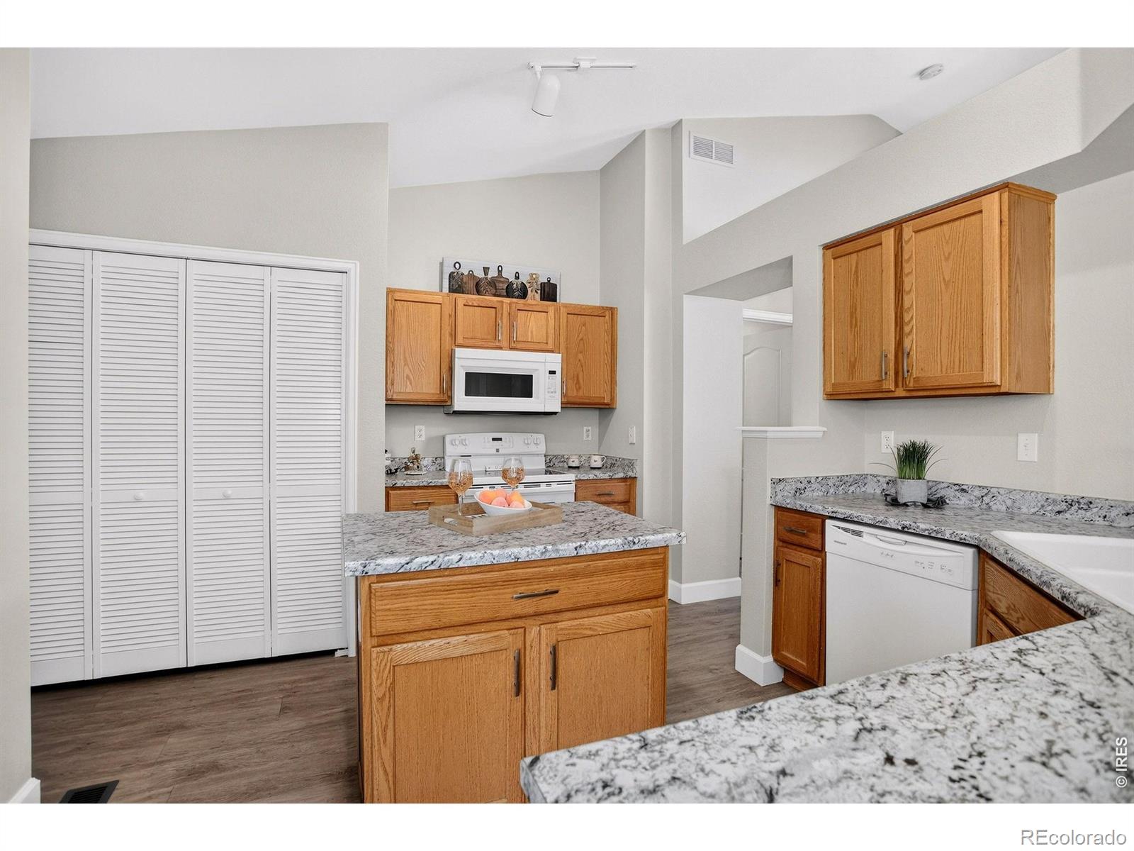 MLS Image #21 for 9579  brentwood way c,broomfield, Colorado