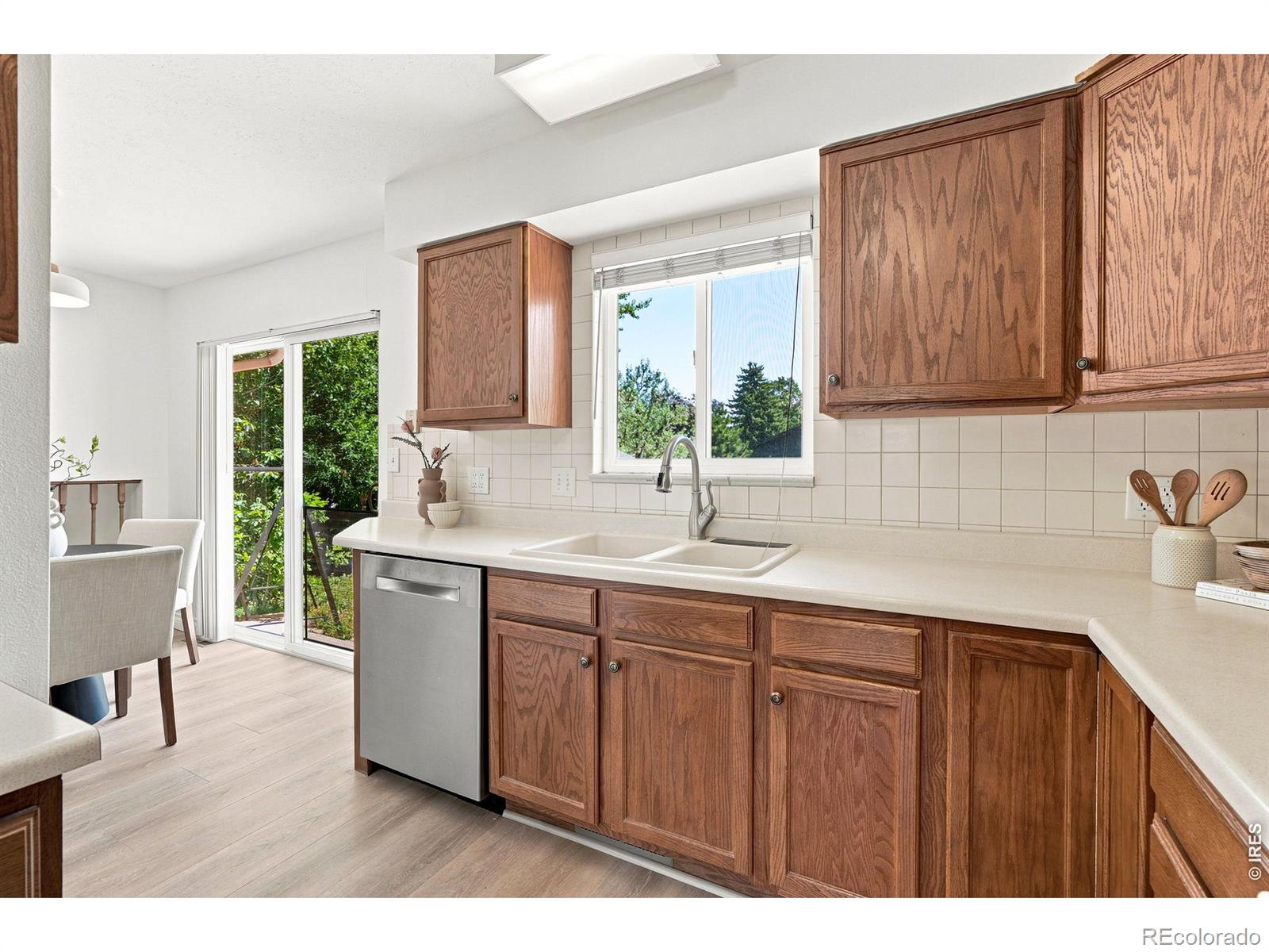 MLS Image #12 for 536  holman way,golden, Colorado