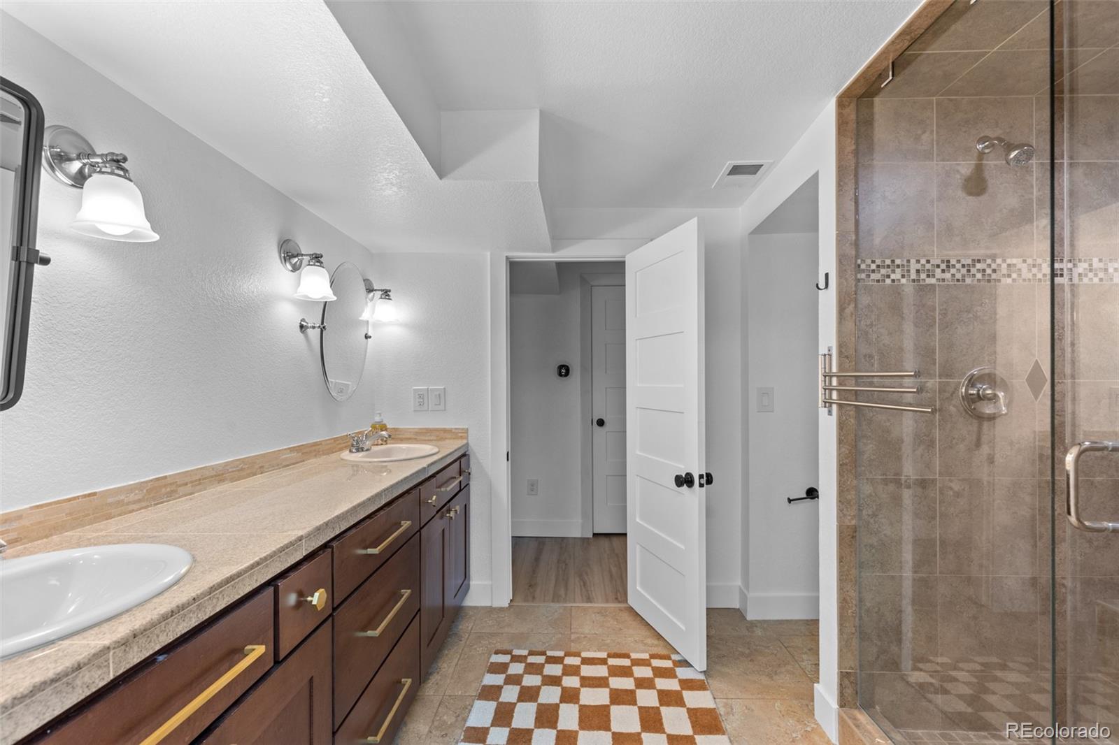 MLS Image #12 for 3045 s jackson street,denver, Colorado