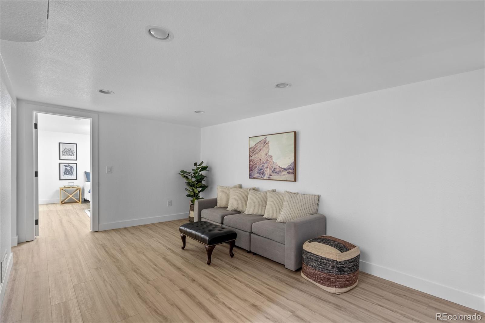 MLS Image #14 for 3045 s jackson street,denver, Colorado