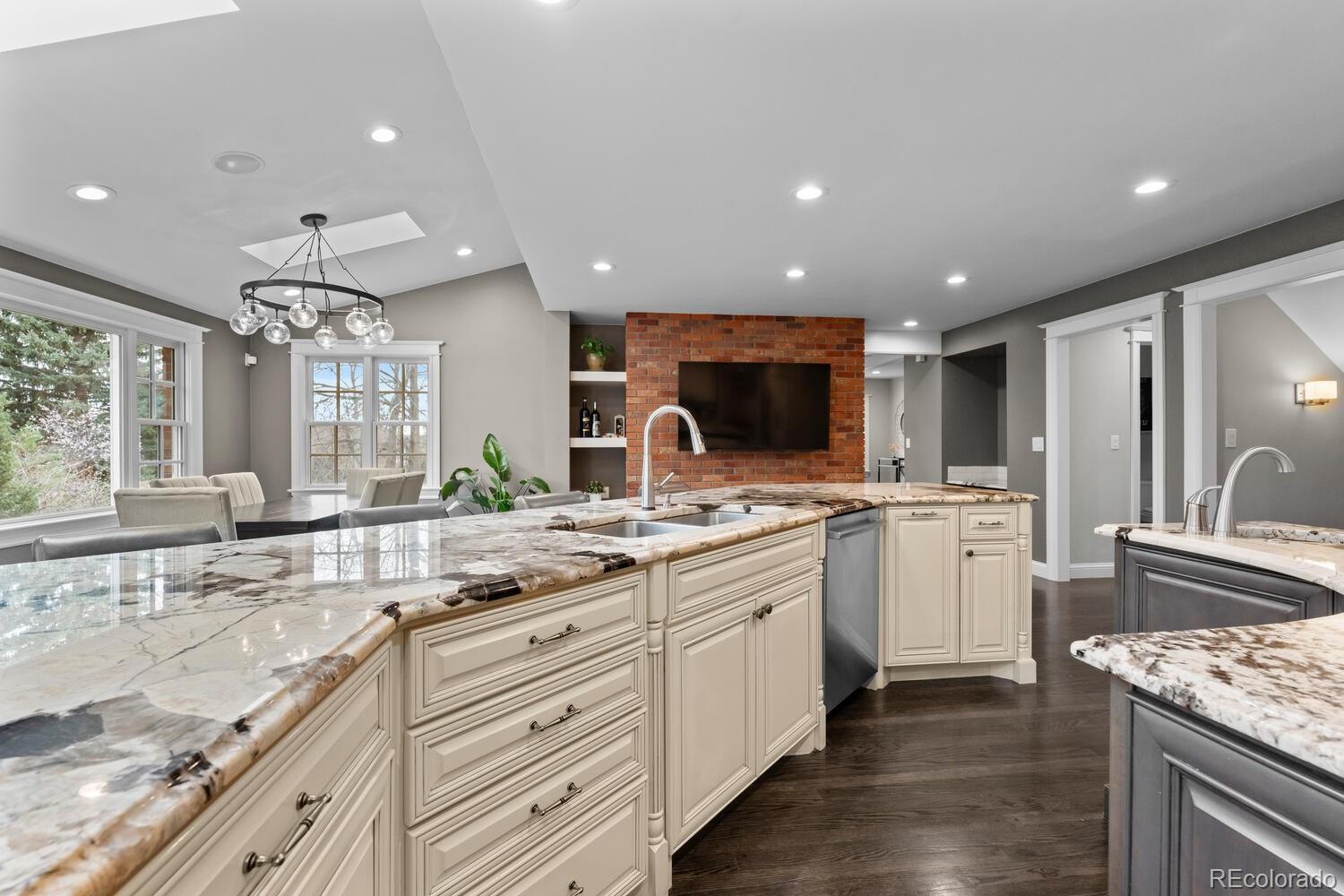 MLS Image #5 for 5220 s joliet way,englewood, Colorado