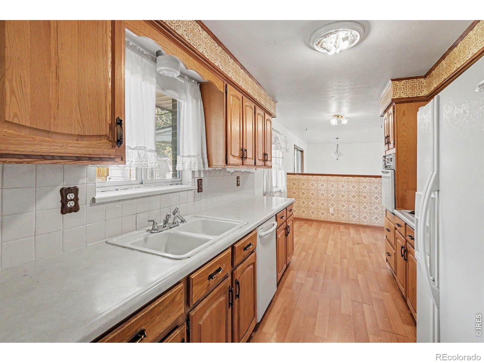 MLS Image #10 for 7927  elmwood lane,denver, Colorado