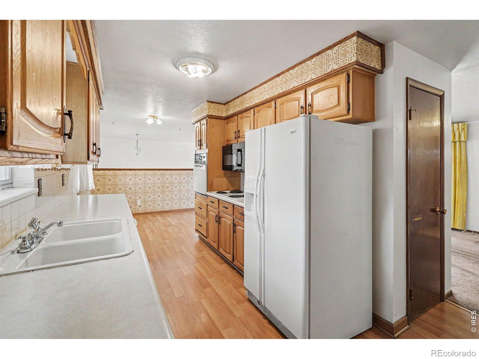 MLS Image #11 for 7927  elmwood lane,denver, Colorado