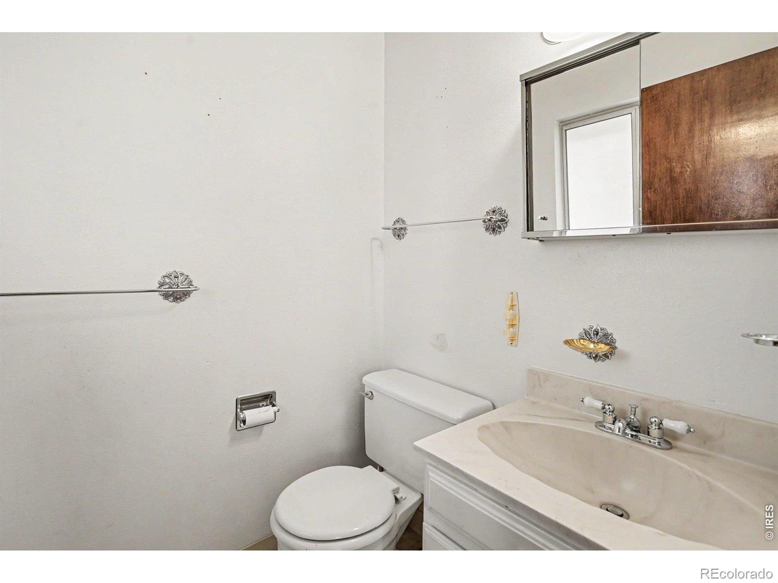 MLS Image #18 for 7927  elmwood lane,denver, Colorado