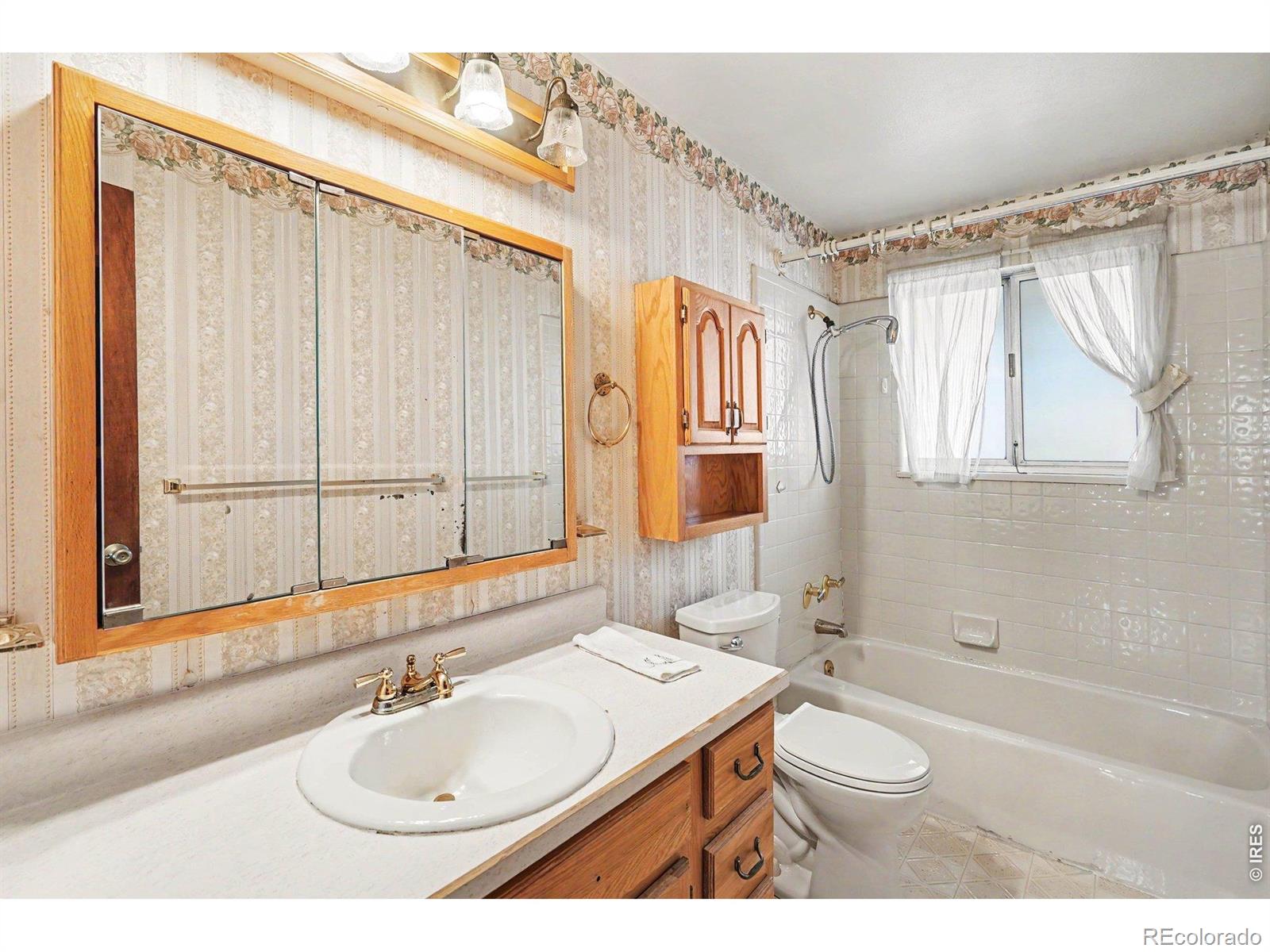 MLS Image #21 for 7927  elmwood lane,denver, Colorado