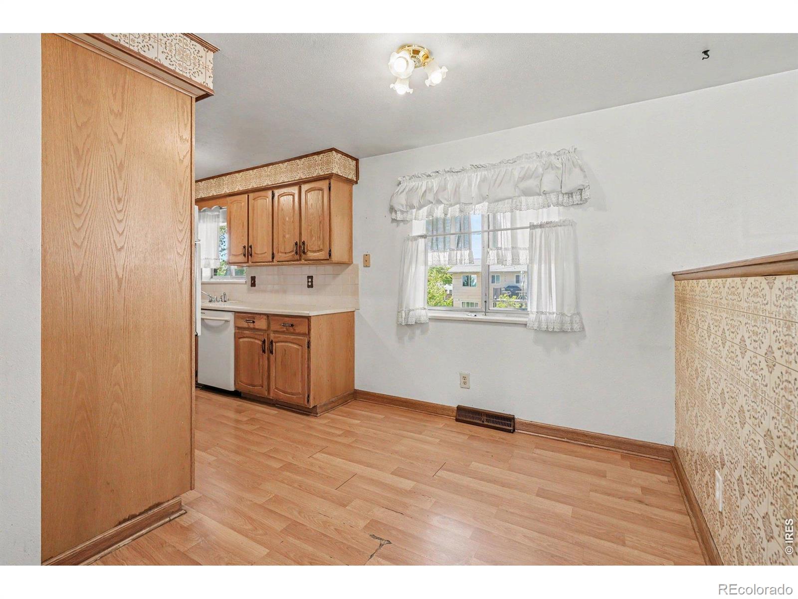 MLS Image #7 for 7927  elmwood lane,denver, Colorado